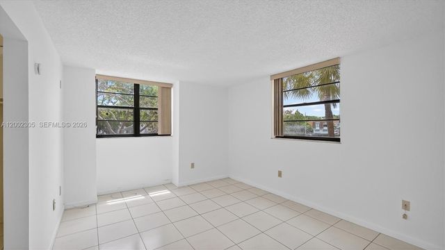 10975 SW 107th Street 202, Miami, FL 33176