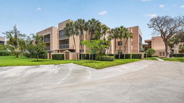 10975 SW 107th Street 202, Miami, FL 33176