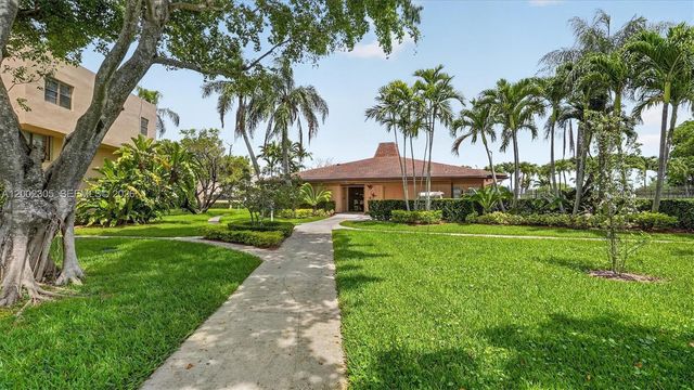 10975 SW 107th Street 202, Miami, FL 33176