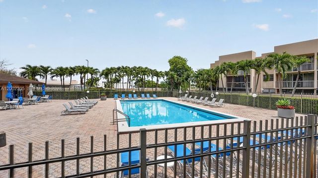 10975 SW 107th Street 202, Miami, FL 33176