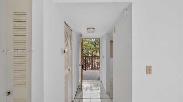 10975 SW 107th Street 202, Miami, FL 33176