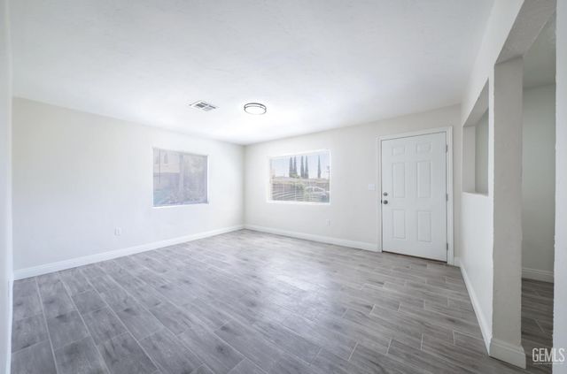 5801 Gowdy Lane, Bakersfield, CA 93307