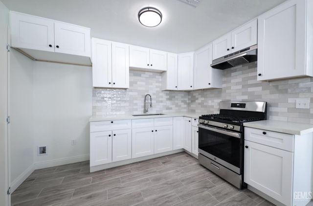 5801 Gowdy Lane, Bakersfield, CA 93307