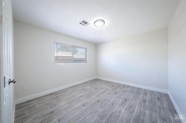 5801 Gowdy Lane, Bakersfield, CA 93307