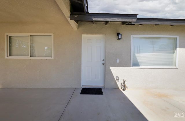 5801 Gowdy Lane, Bakersfield, CA 93307