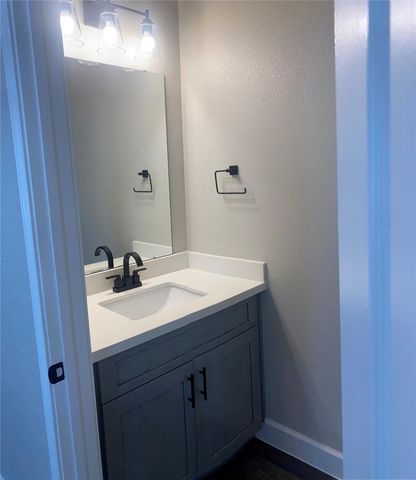 62 Woodland Hills Drive B, Conroe, TX 77303