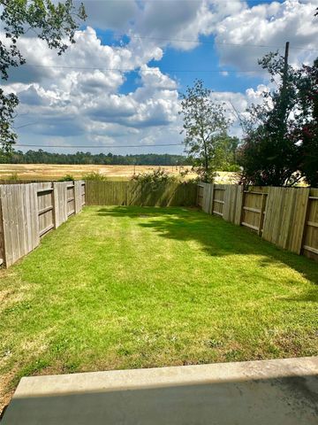 62 Woodland Hills Drive B, Conroe, TX 77303