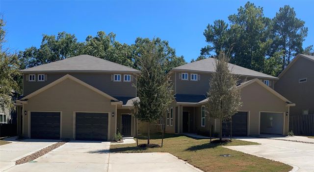 62 Woodland Hills Drive B, Conroe, TX 77303