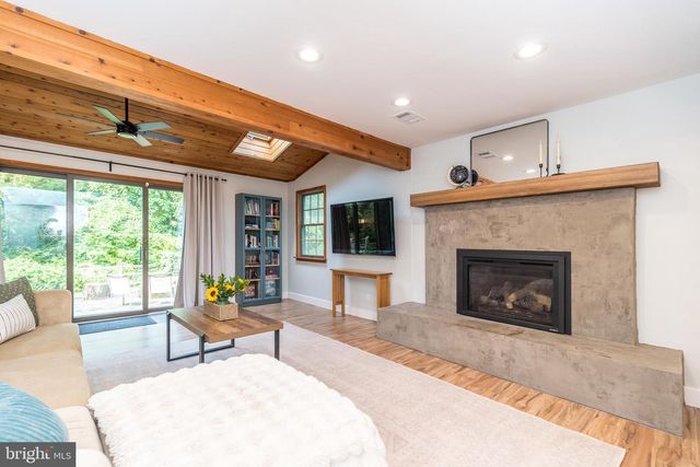 2045 FOSTER RD, Hatfield, PA 19440