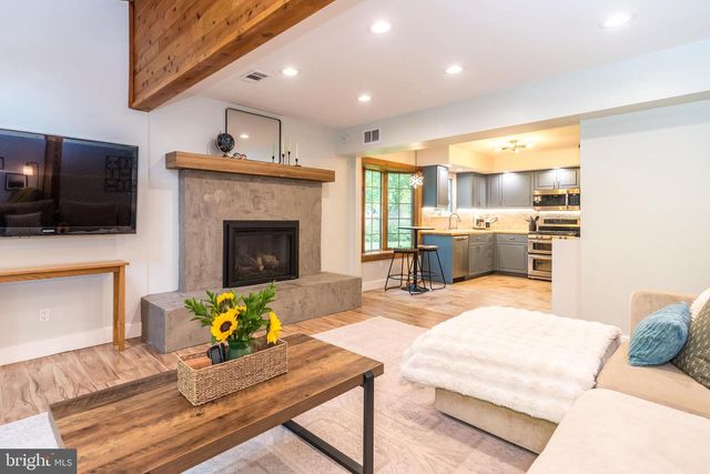 2045 FOSTER RD, Hatfield, PA 19440