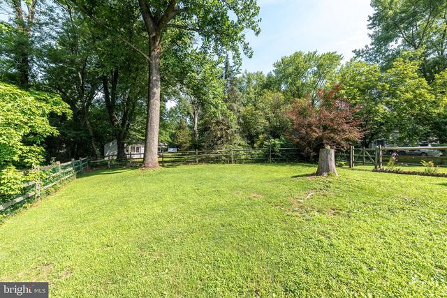 2045 FOSTER RD, Hatfield, PA 19440