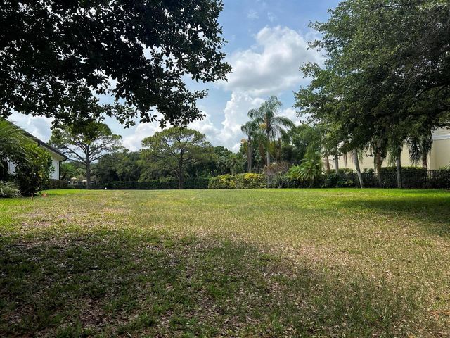 111 Caballo Lane, Jupiter, FL 33458