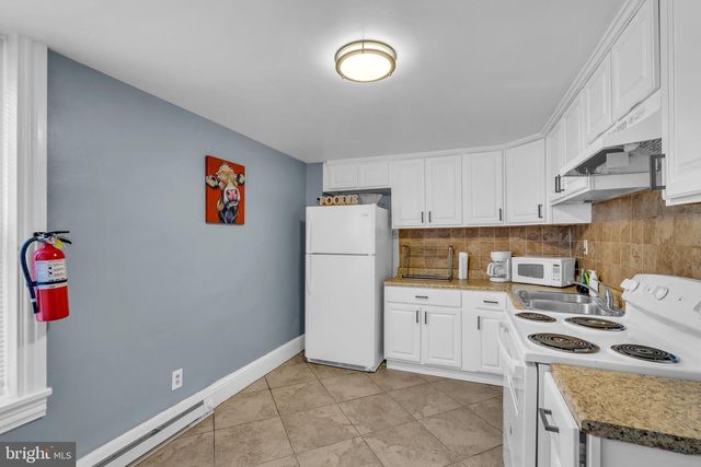 905 W MARSHALL ST, Norristown, PA 19401
