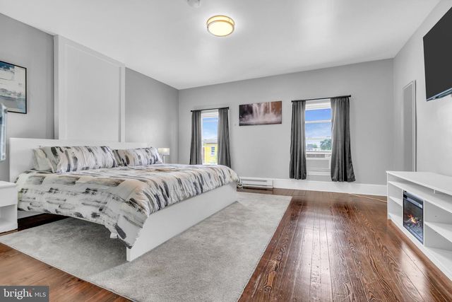 905 W MARSHALL ST, Norristown, PA 19401