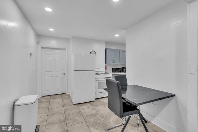 905 W MARSHALL ST, Norristown, PA 19401