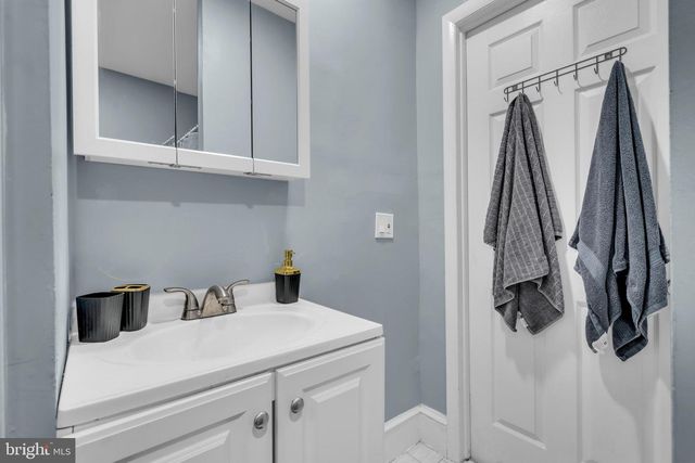 905 W MARSHALL ST, Norristown, PA 19401