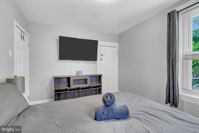 905 W MARSHALL ST, Norristown, PA 19401
