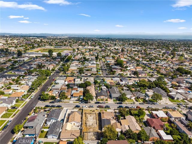 1114 E Glencoe, Compton, CA 90221