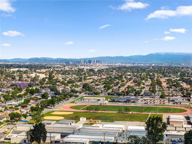 1114 E Glencoe, Compton, CA 90221