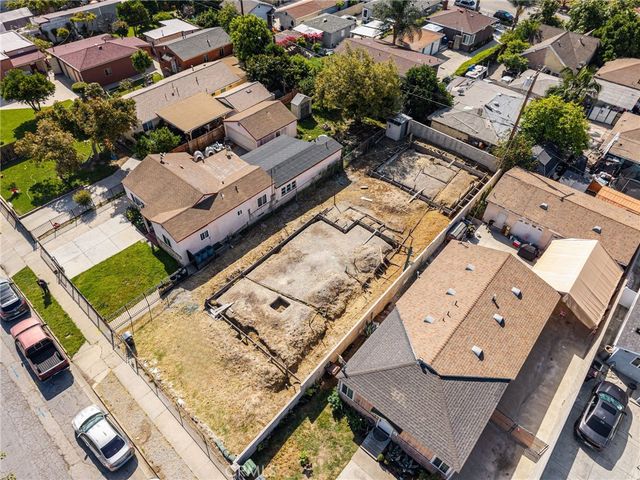 1114 E Glencoe, Compton, CA 90221
