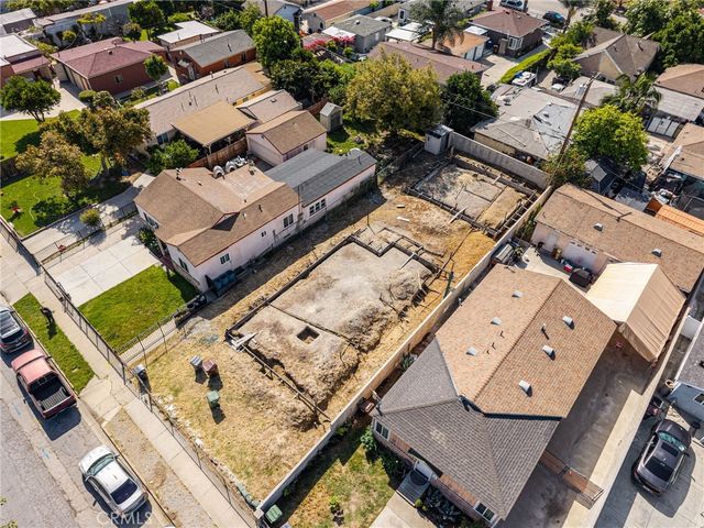 1114 E Glencoe, Compton, CA 90221