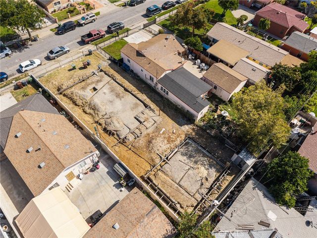 1114 E Glencoe, Compton, CA 90221