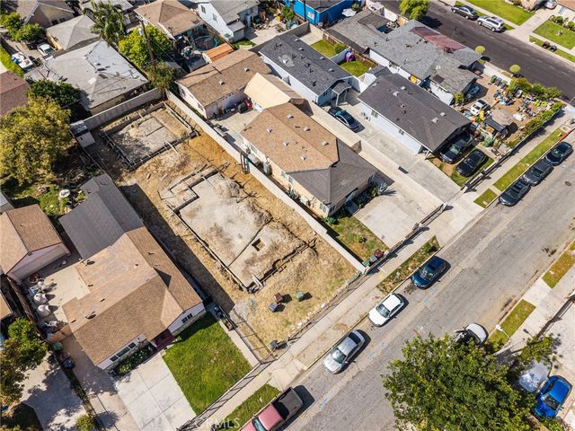 1114 E Glencoe, Compton, CA 90221