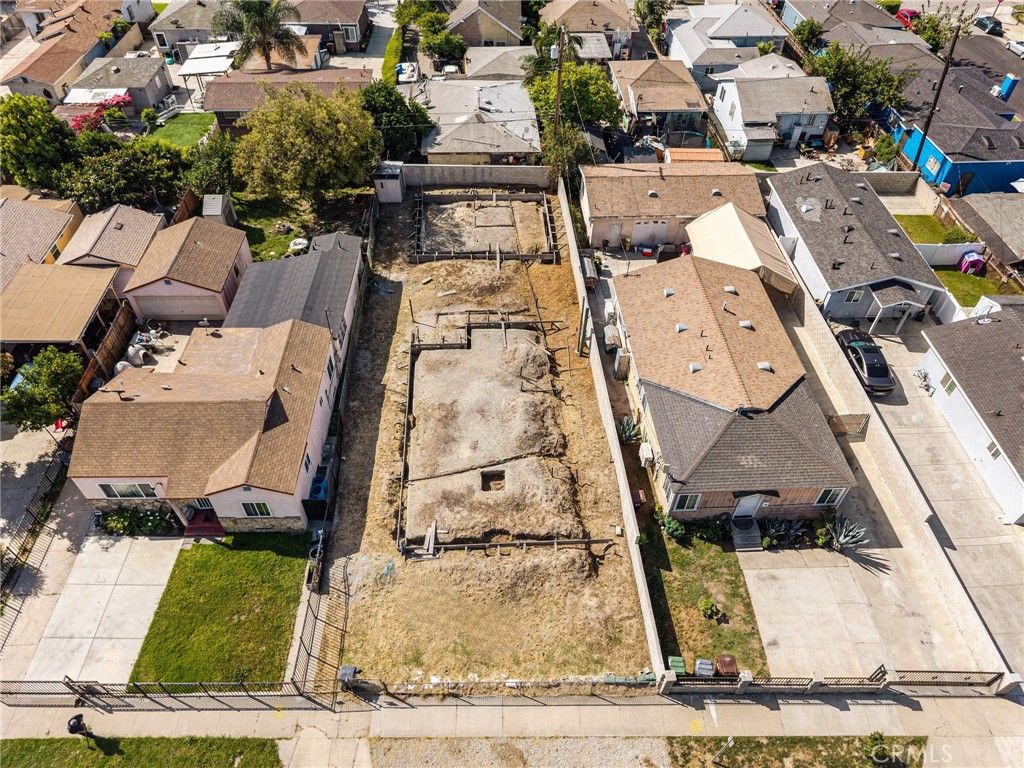 1114 E Glencoe, Compton, CA 90221