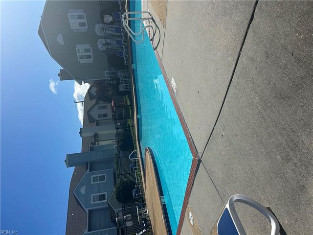 4446 Segovia CT, Virginia Beach, VA 23462
