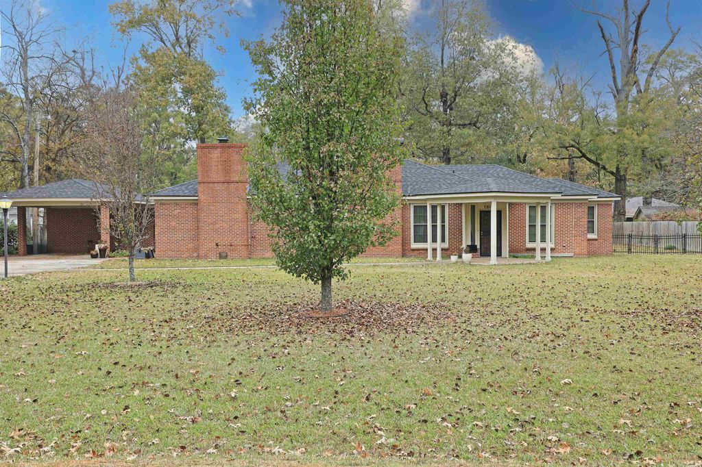 1605 W 35th Avenue, Pine Bluff, AR 71603