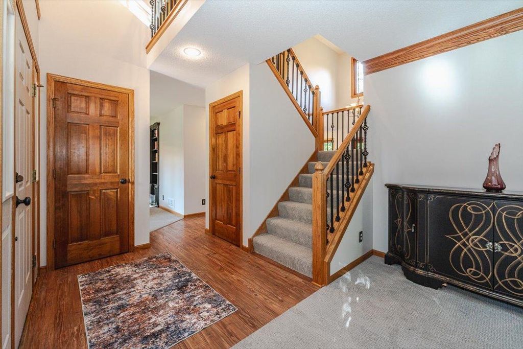 12061 Gantry Court, Apple Valley, MN 55124 — photo 3