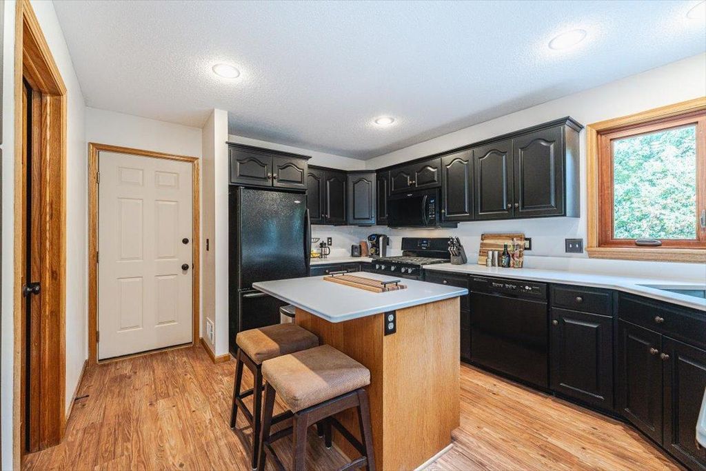 12061 Gantry Court, Apple Valley, MN 55124 — photo 4