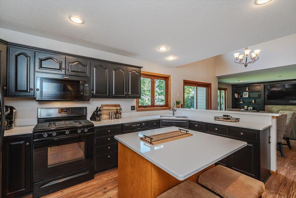 12061 Gantry Court, Apple Valley, MN 55124 — photo 5