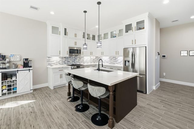 294 Apple Valley, Conroe, TX 77304