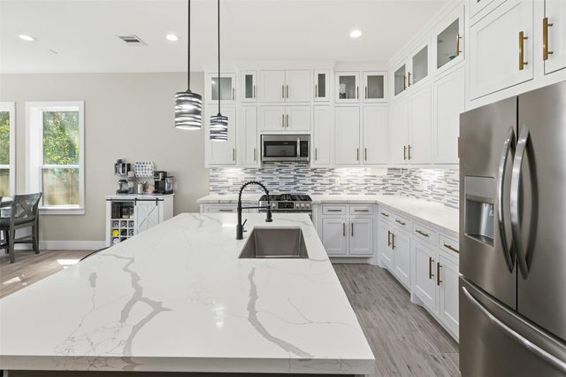 294 Apple Valley, Conroe, TX 77304