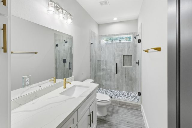 294 Apple Valley, Conroe, TX 77304