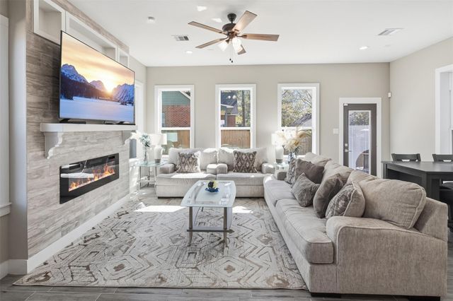 294 Apple Valley, Conroe, TX 77304