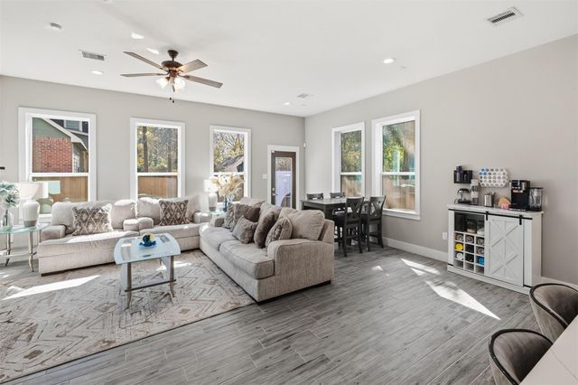 294 Apple Valley, Conroe, TX 77304