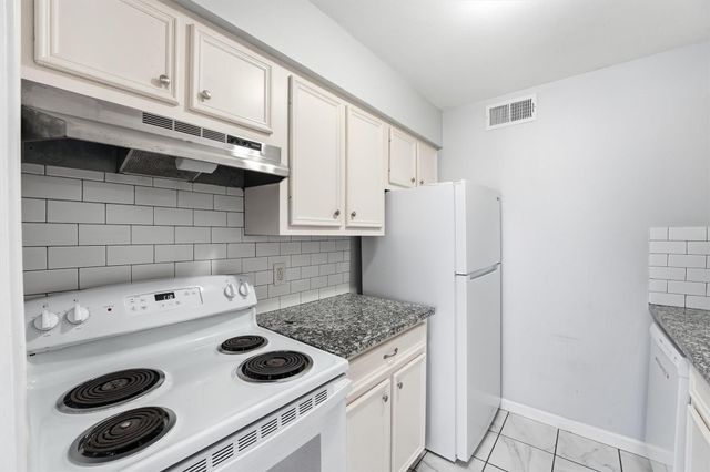 7900 Westheimer Road 146, Houston, TX 77063