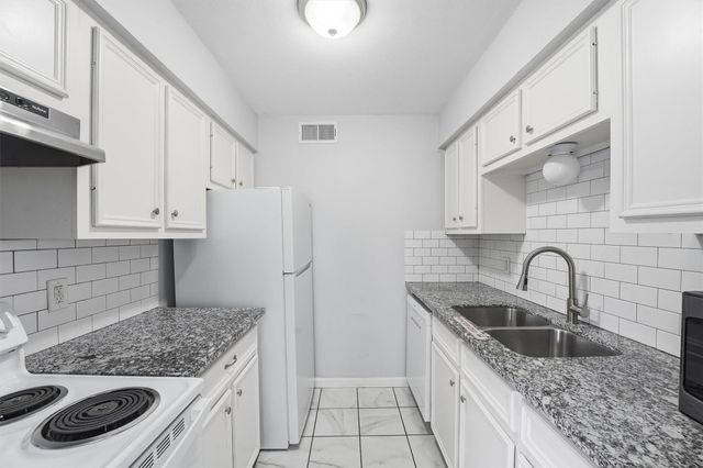 7900 Westheimer Road 146, Houston, TX 77063