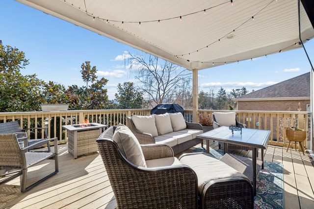 8056 Warren Dr, Nolensville, TN 37135