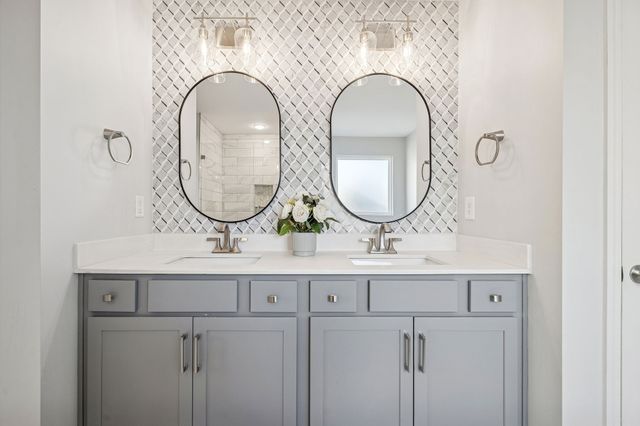 8056 Warren Dr, Nolensville, TN 37135