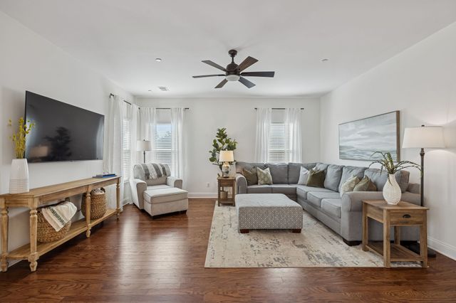 8056 Warren Dr, Nolensville, TN 37135