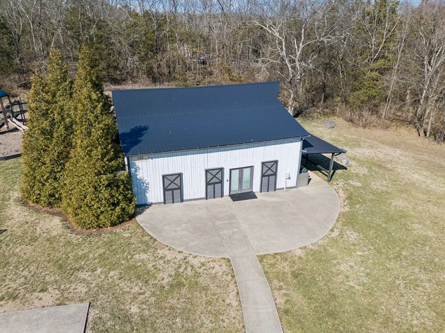 8056 Warren Dr, Nolensville, TN 37135