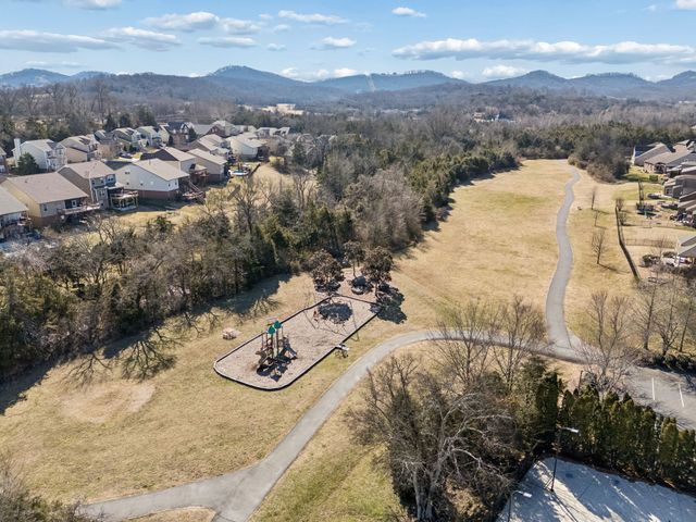 8056 Warren Dr, Nolensville, TN 37135