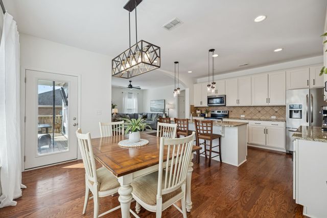 8056 Warren Dr, Nolensville, TN 37135