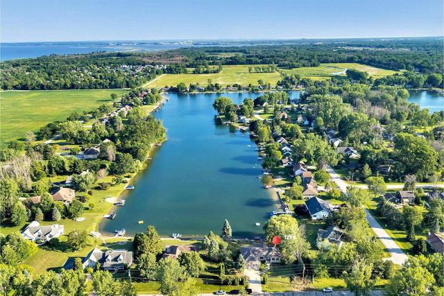 1259 HARBOR LIGHTS ROAD, Suamico, WI 54173