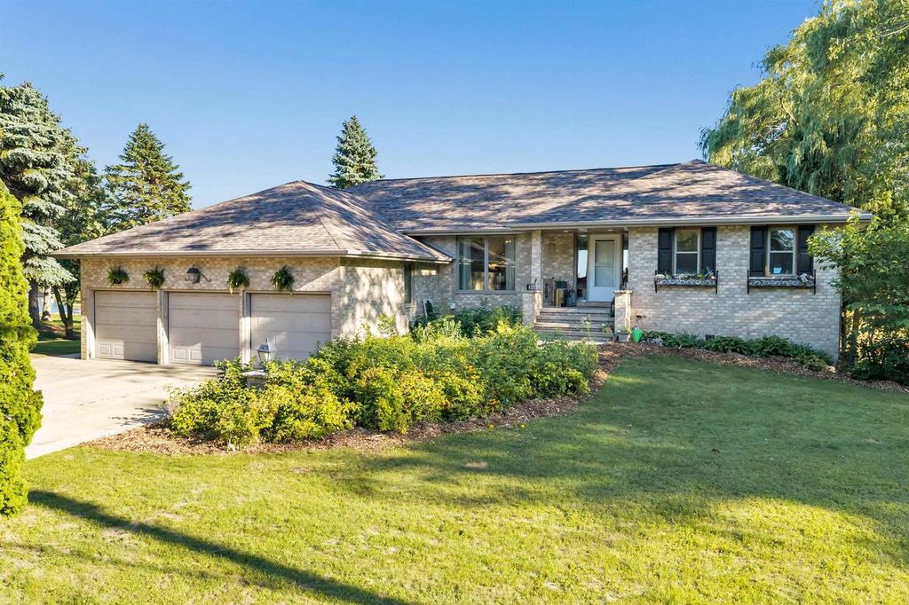 1259 HARBOR LIGHTS ROAD, Suamico, WI 54173