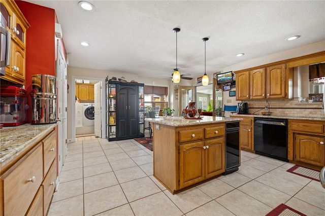 2801 Westlake Drive, Lavaca, AR 72941