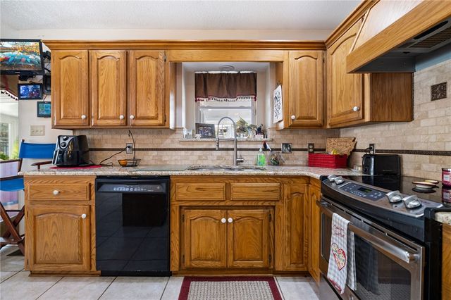 2801 Westlake Drive, Lavaca, AR 72941